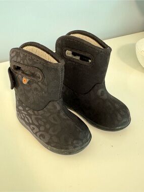 Baby Bogs - Black Animal Print - toddler/infant size 6